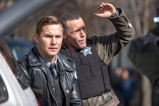 Chicago P.D. - Kasual with a K - Photos - Brian Geraghty, Jason Beghe
