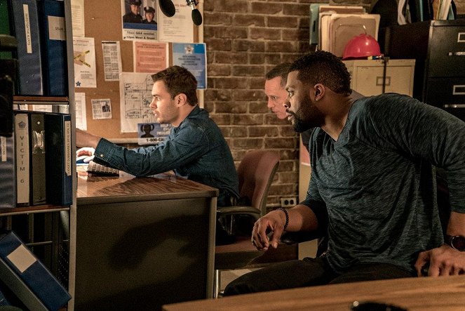 Chicago P.D. - She's Got Us - Photos