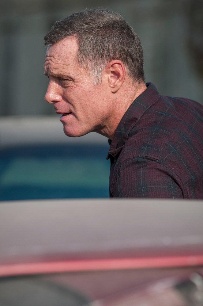Chicago P.D. - The Weigh Station - Photos - Jason Beghe