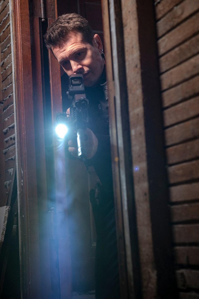 Polícia Chicago - Season 2 - They'll Have to Go Through Me - Z filmu - Jon Seda