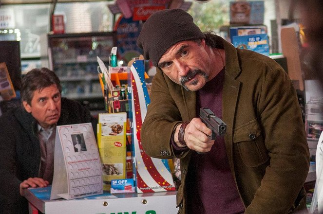 Chicago P.D. - Partnertausch - Filmfotos - Elias Koteas