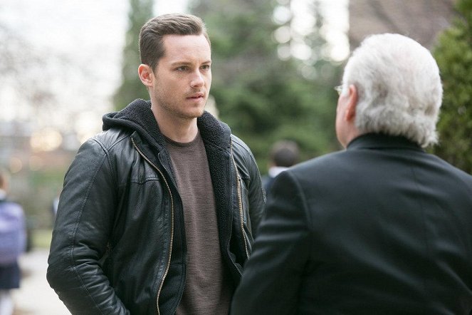 Chicago P.D. - There's My Girl - Photos - Jesse Lee Soffer