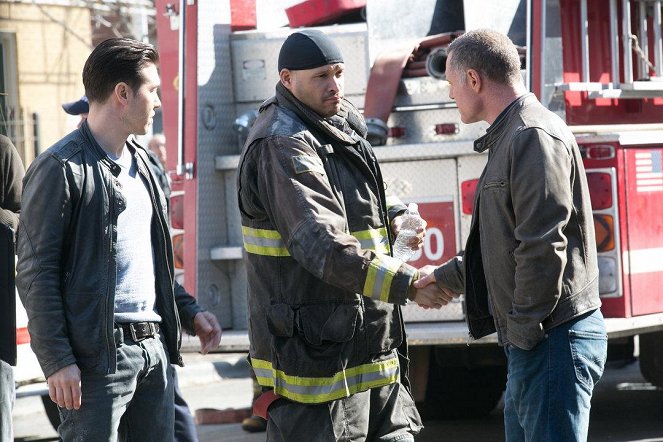 Chicago P.D. - Season 2 - There's My Girl - Photos - Joe Minoso