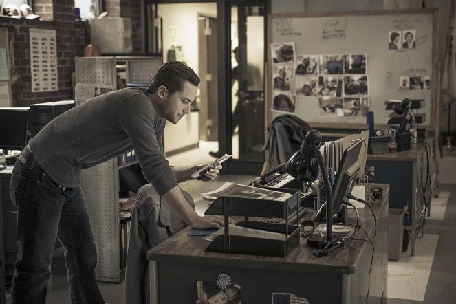 Chicago P.D. - Season 1 - Stepping Stone - Photos - Jesse Lee Soffer