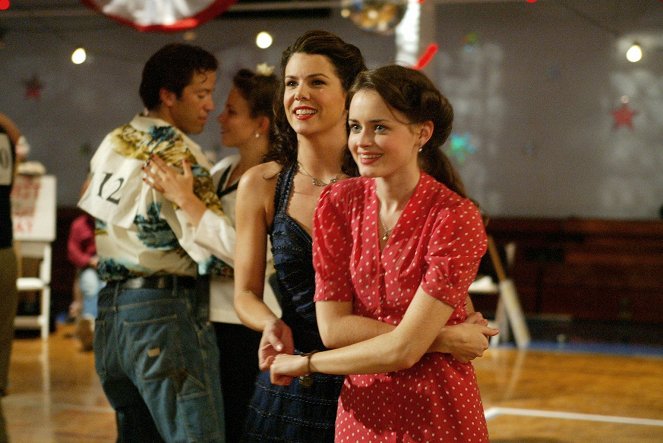Gilmore Girls - Season 3 - Tanzmarathon - Filmfotos - Lauren Graham, Alexis Bledel