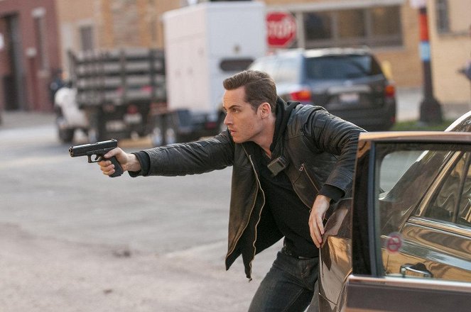 Chicago P.D. - Thirty Balloons - Photos - Jesse Lee Soffer