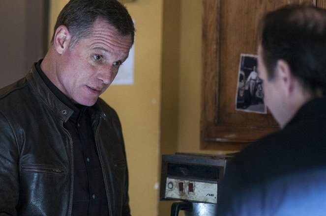 Chicago P.D. - The Price We Pay - Photos - Jason Beghe