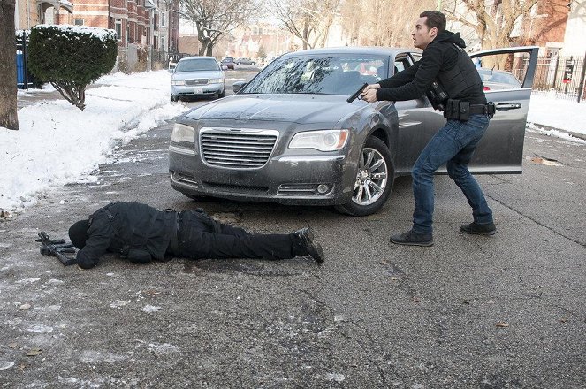 Chicago P.D. - Different Mistakes - Photos