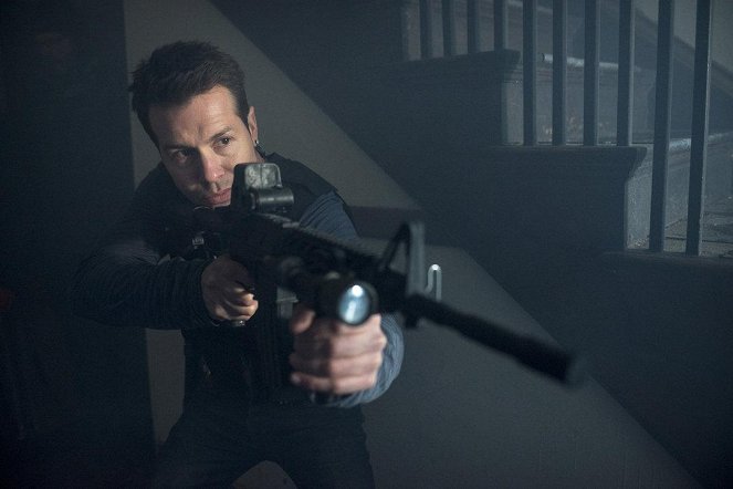 Chicago P.D. - Bring bewaffnete Freunde mit - Filmfotos - Jon Seda