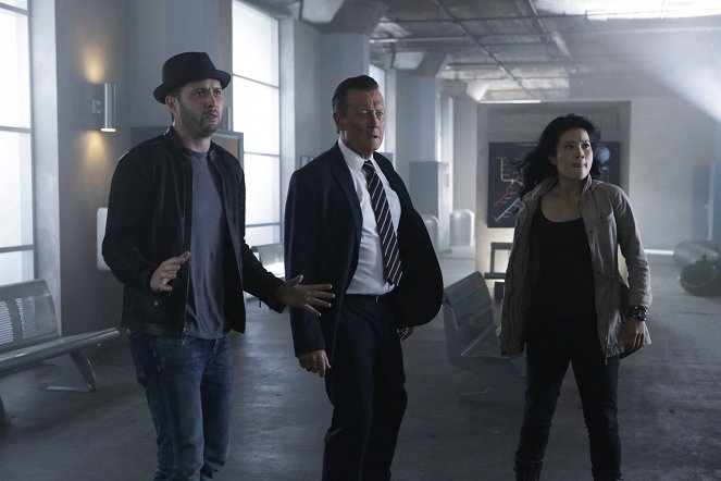 Scorpion - Crazy Train - Kuvat elokuvasta - Eddie Kaye Thomas, Robert Patrick, Jadyn Wong