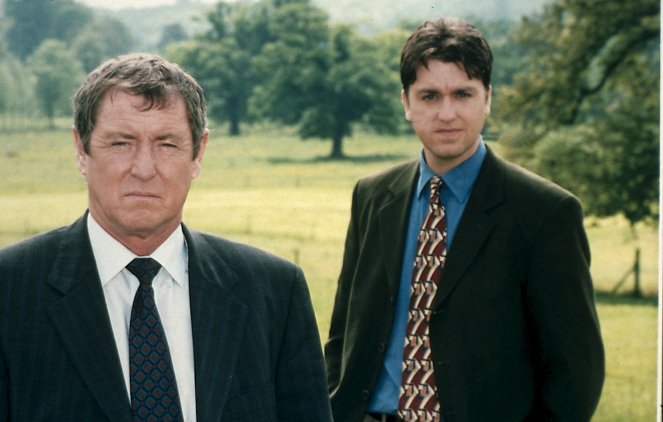 A Midsomer gyilkosságok - Season 1 - Vérrel írva - Promóció fotók - John Nettles, Daniel Casey