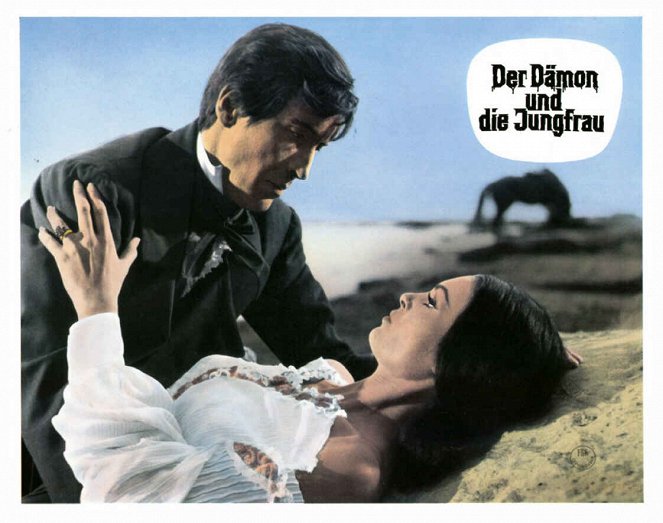 The Whip and the Body - Lobby Cards - Christopher Lee, Daliah Lavi
