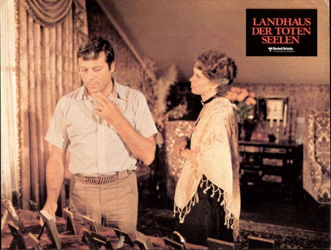 Burnt Offerings - Fotosky - Oliver Reed, Karen Black