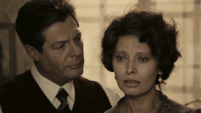 Zvláštní den - Z filmu - Marcello Mastroianni, Sophia Loren