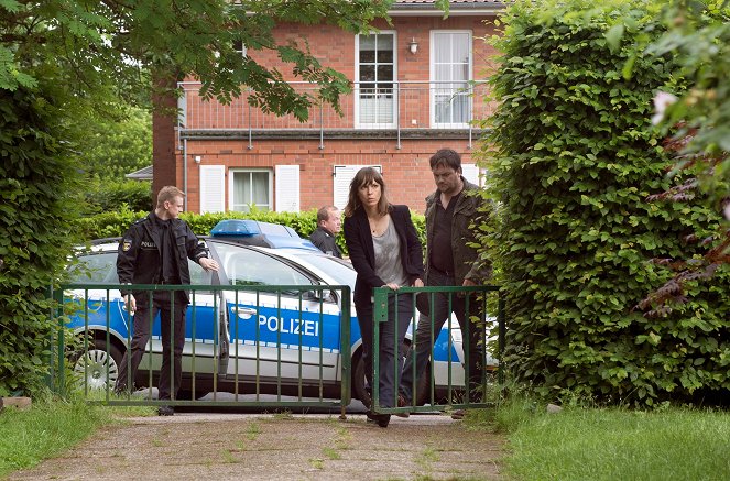 Polizeiruf 110 - Season 46 - Einer für alle, alle für Rostock - Photos - Anneke Kim Sarnau, Charly Hübner