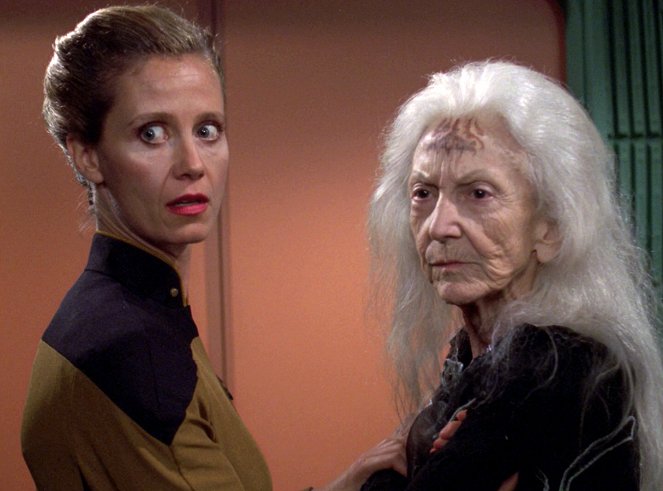 Star Trek: The Next Generation - Man of the People - Photos - Susan French
