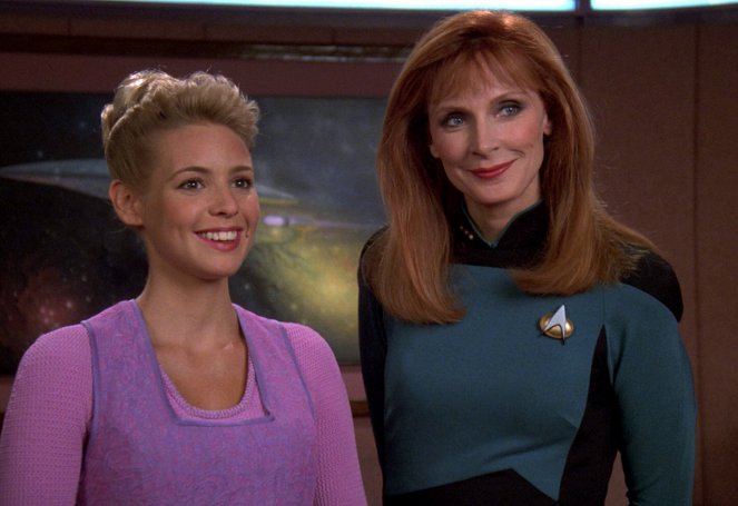 Star Trek: The Next Generation - True Q - Photos - Olivia d'Abo, Gates McFadden