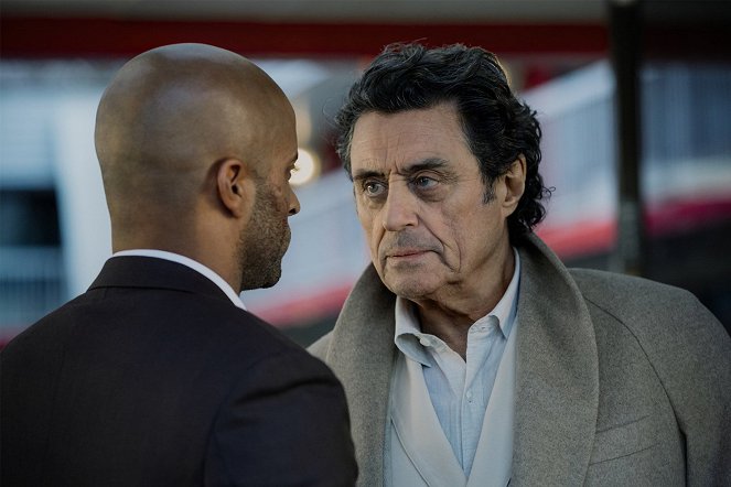 American Gods - The Bone Orchard - Van film - Ian McShane