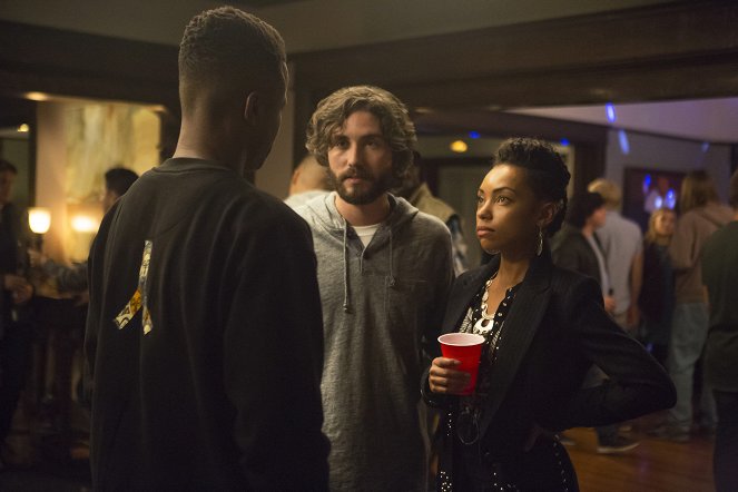 Dear White People - Chapter V - Photos - John Patrick Amedori, Logan Browning