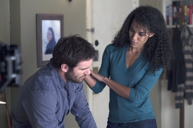 Taken - En solo - Film - Clive Standen, Brooklyn Sudano