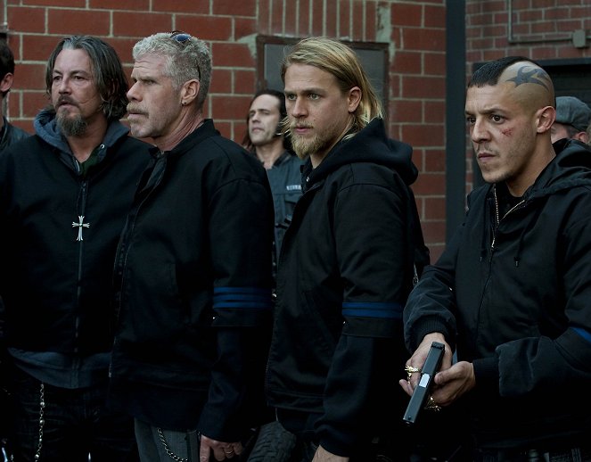 Sons of Anarchy - Übersee - Filmfotos - Tommy Flanagan, Ron Perlman, Charlie Hunnam, Theo Rossi