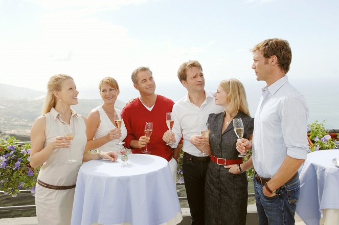 Kreuzfahrt ins Glück - Hochzeitsreise nach Madeira - Photos - Eva-Maria Grein von Friedl, Sophie Schütt, Florian Fitz, Mathias Herrmann, Theresa Scholze, Patrik Fichte