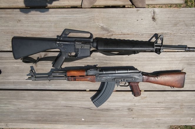 Kalašnikov versus M16 - Z filmu