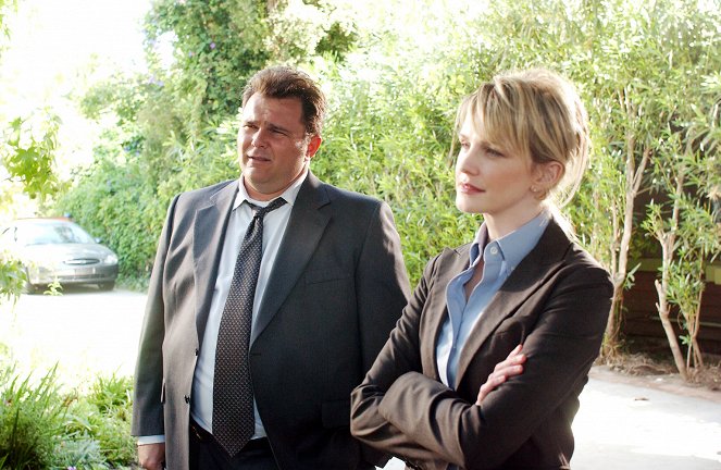 Cold Case - The House - Photos - Jeremy Ratchford, Kathryn Morris