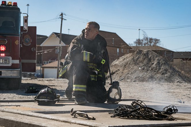 Chicago Fire - Carry Their Legacy - Van film - David Eigenberg