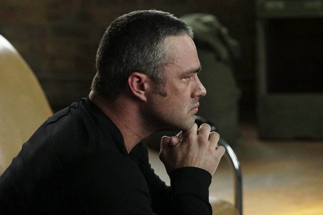 Chicago Fire - Carry Me - Photos - Taylor Kinney