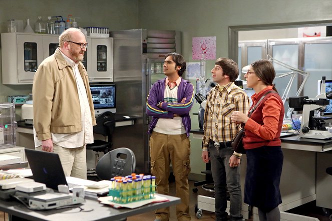 The Big Bang Theory - The Occupation Recalibration - Van film - Brian Posehn, Kunal Nayyar, Simon Helberg, Mayim Bialik
