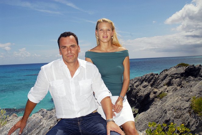 Kreuzfahrt ins Glück - Hochzeitsreise nach Bermuda - Werbefoto - Marcus Grüsser, Eva-Maria Grein von Friedl