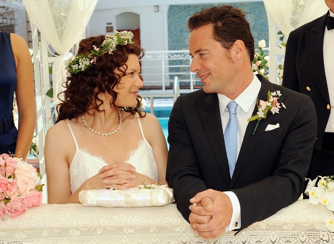 Kreuzfahrt ins Glück - Hochzeitsreise nach Bermuda - Z filmu - Silke Popp, John Friedmann