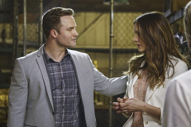 Scorpion - Djibouti Call - Photos - Scott Porter, Katharine McPhee