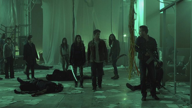 Teen Wolf - Season 4 - Monstrous - Photos - Lily Mariye, Arden Cho, Tyler Posey, Meagan Tandy, JR Bourne