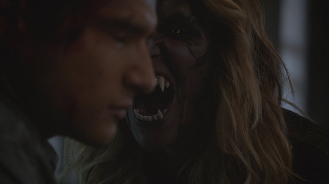 Teen Wolf - A Promise to the Dead - Van film - Tyler Posey, Jill Wagner