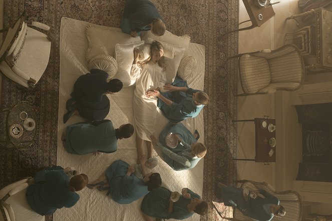 The Handmaid's Tale : La servante écarlate - Jour de naissance - Film