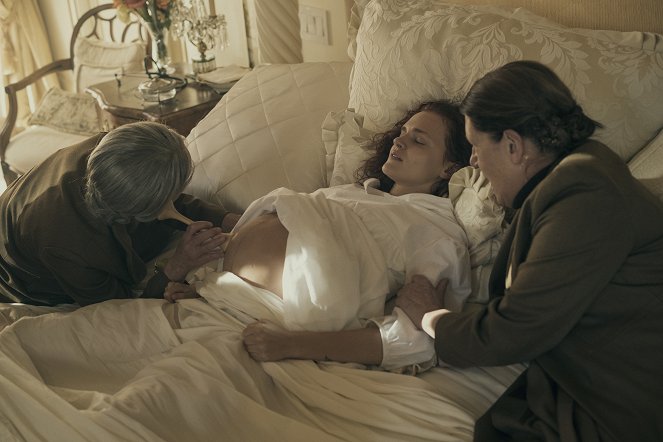 The Handmaid's Tale : La servante écarlate - Jour de naissance - Film - Madeline Brewer