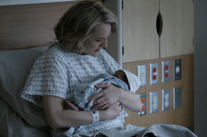 Příběh služebnice - Den porodu - Z filmu - Elisabeth Moss