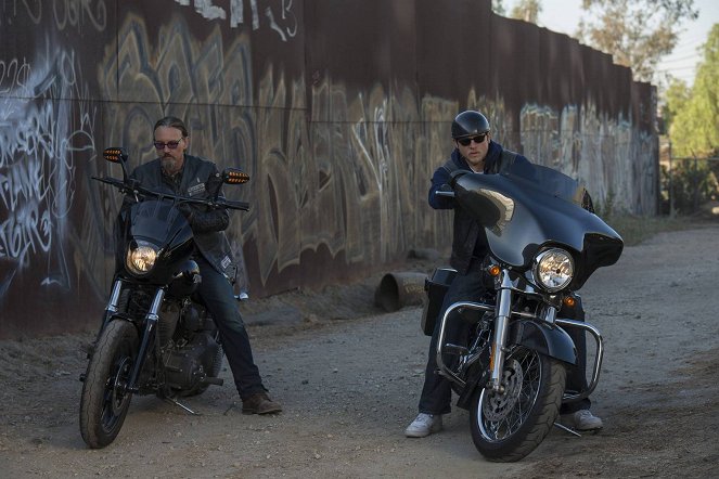 Kemény motorosok - Los Fantasmas - Filmfotók - Tommy Flanagan, Charlie Hunnam