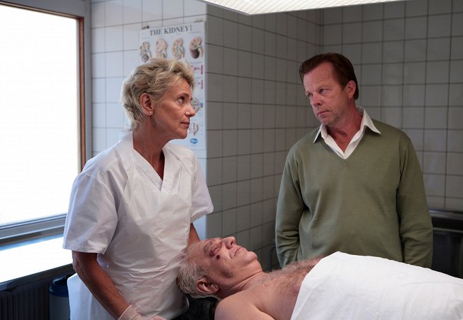 Wallander - Hämnden - Z filmu - Stina Ekblad, Krister Henriksson