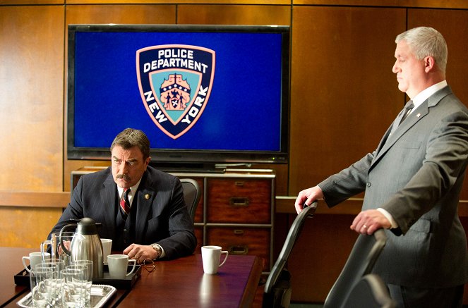 Blue Bloods - Crime Scene New York - Season 2 - Some Kind of Hero - Photos - Tom Selleck, Gregory Jbara