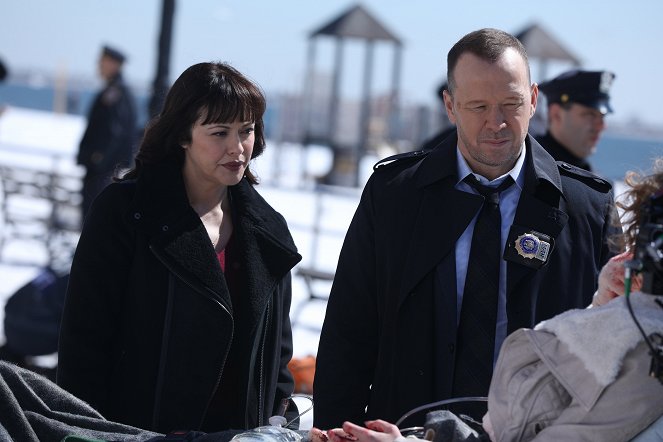Blue Bloods - Crime Scene New York - Foreign Interference - Photos - Marisa Ramirez, Donnie Wahlberg