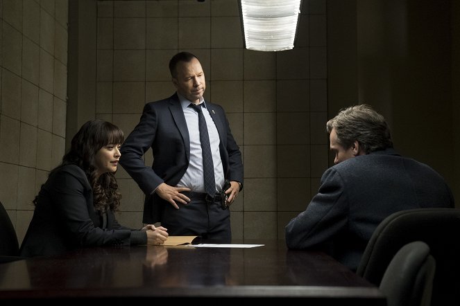 Blue Bloods - Season 7 - Für immer allein - Filmfotos - Marisa Ramirez, Donnie Wahlberg