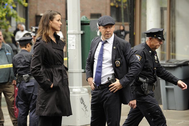 Blue Bloods - Crime Scene New York - Guilt by Association - Photos - Bridget Moynahan, Donnie Wahlberg