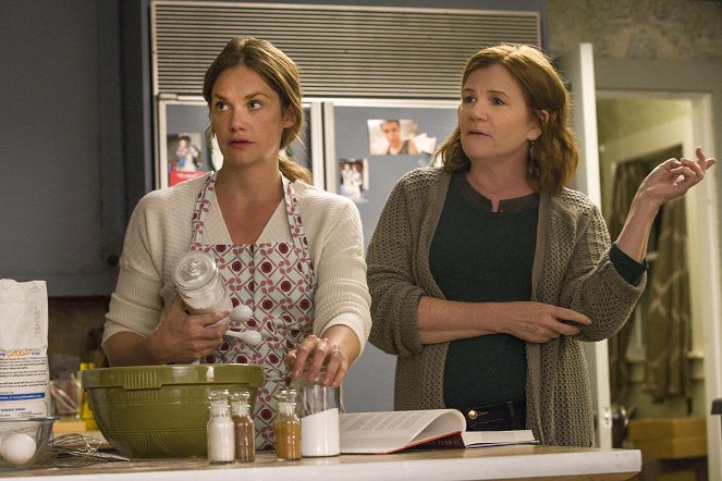 The Affair - 8 - De la película - Ruth Wilson, Mare Winningham