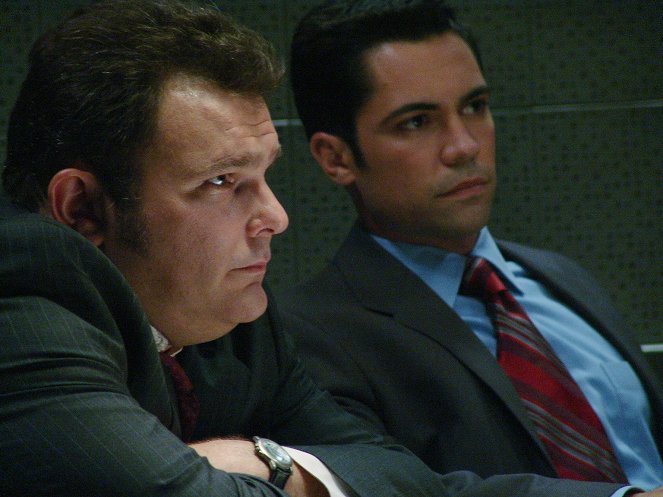 Cold Case - Red Glare - Photos - Jeremy Ratchford, Danny Pino