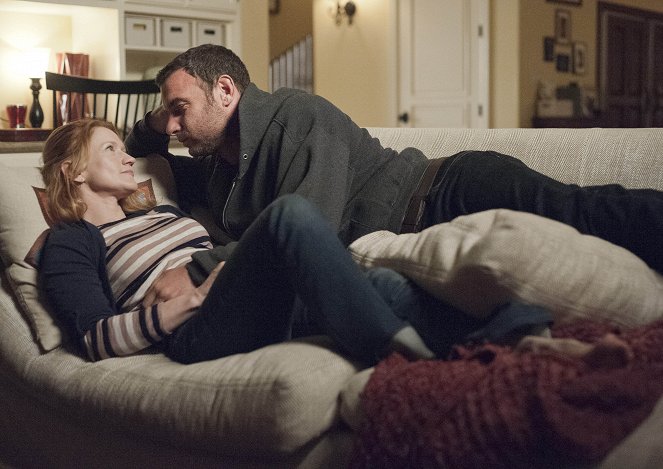 Ray Donovan - Bridget - Photos - Paula Malcomson, Liev Schreiber