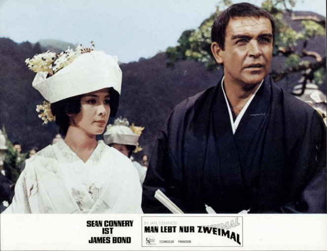 You Only Live Twice - Lobby Cards - Mie Hama, Sean Connery