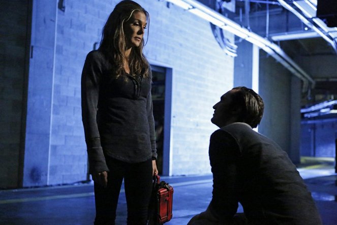 The 100 - The Other Side - Photos - Paige Turco